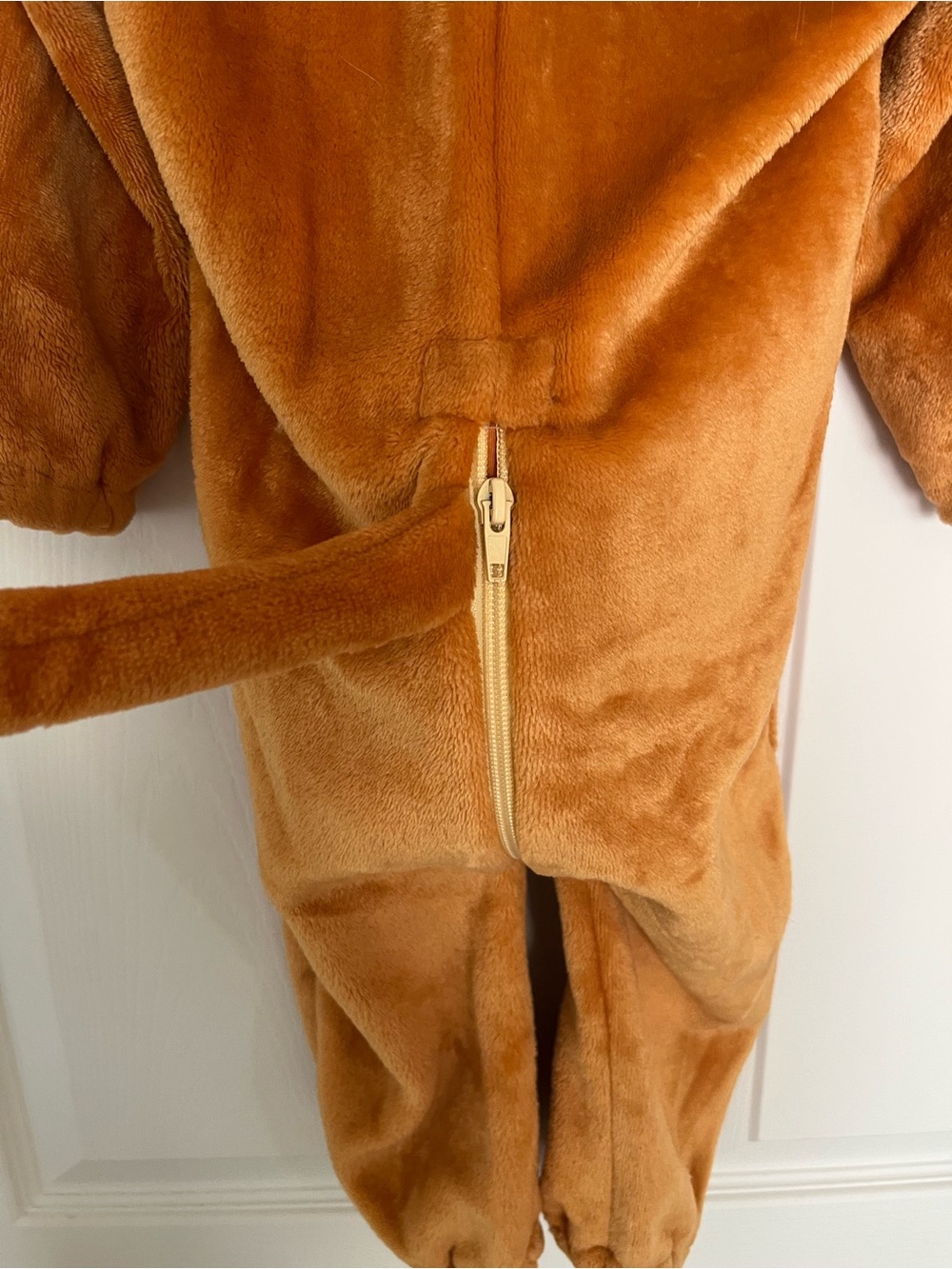 Kids (approx 2T/3T - see desc) Plush Lion Costume One-Piece, Orange - Picture 4 of 9